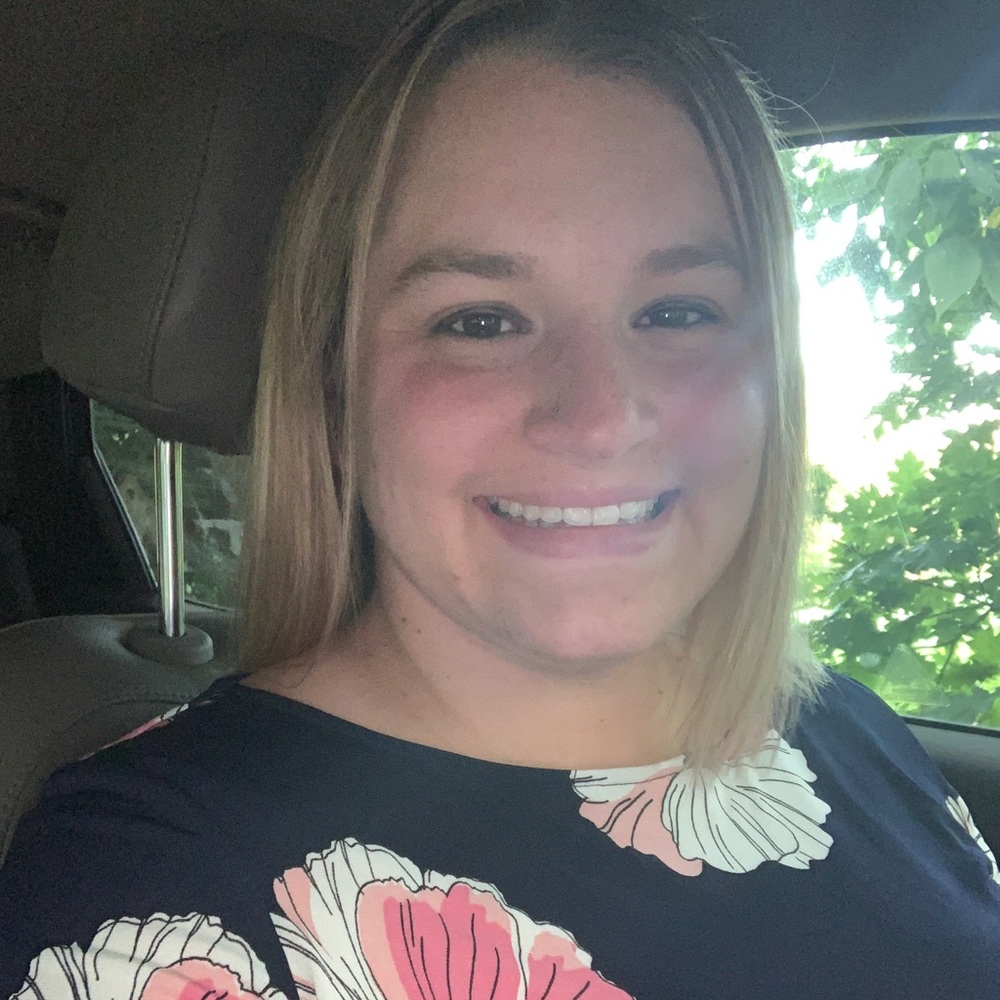 Meet your Posher, Emilee